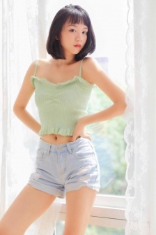 小夹子夹在小奴的花蒂头